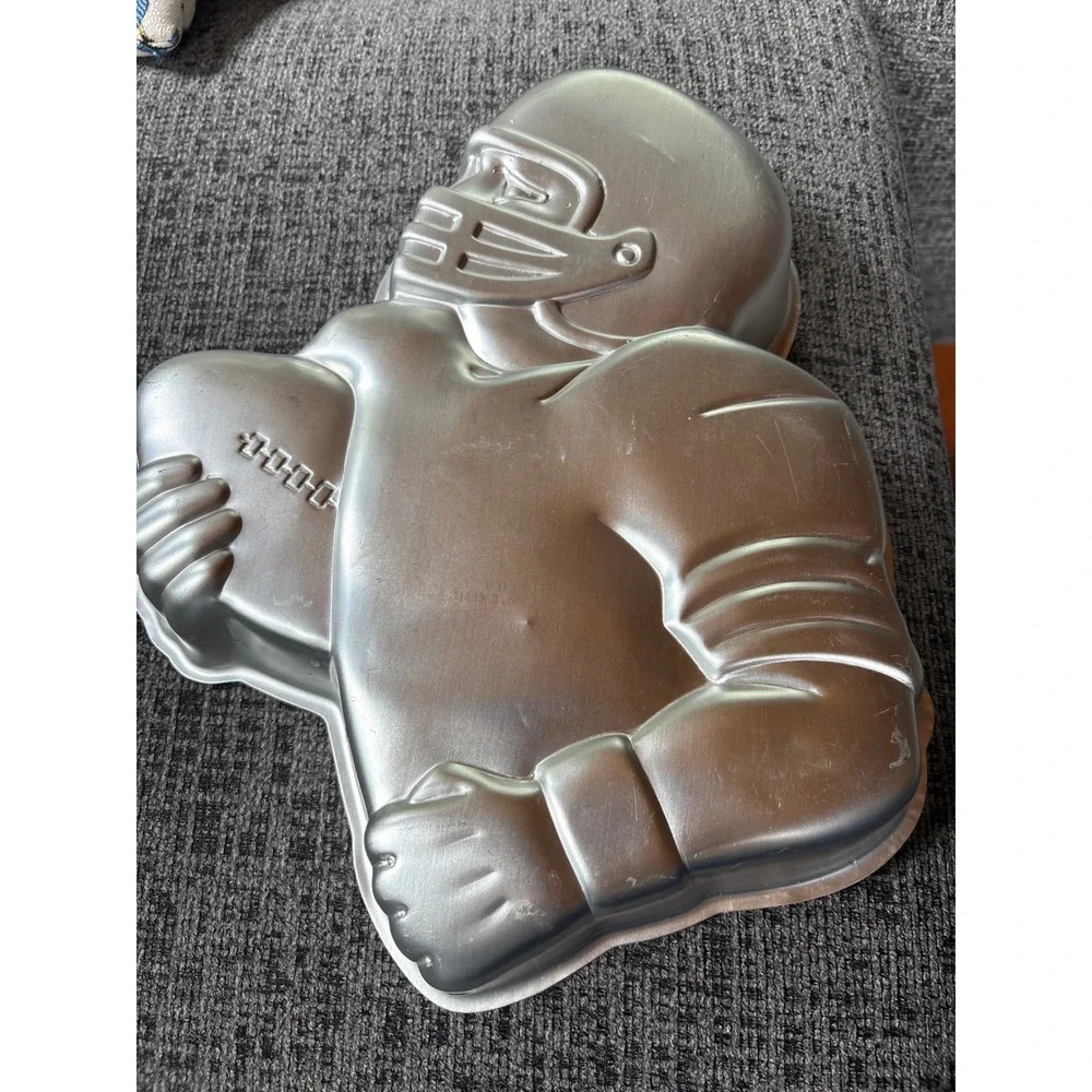 Wilton Football Player Cake Pan Vintage 1987 Aluminum Mold 2105-4610 Silver